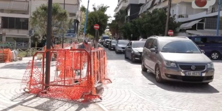 Saranda e bllokuar, pse punimet në infrastrukturë nuk u mbyllën para sezonit veror? (VIDEO)