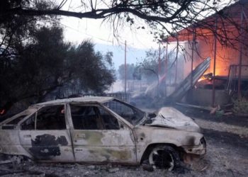 Greqia në luftë me flakët, humb jetën 55-vjeçari