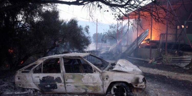 Greqia në luftë me flakët, humb jetën 55-vjeçari