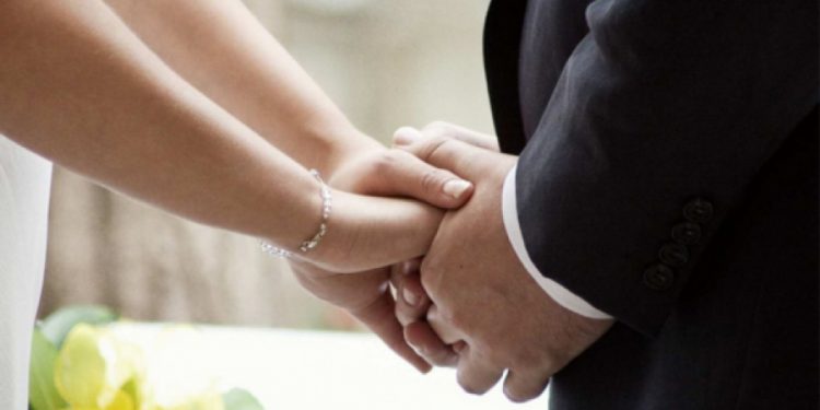 Censi: Më shumë se një e treta e shqiptarëve janë beqarë