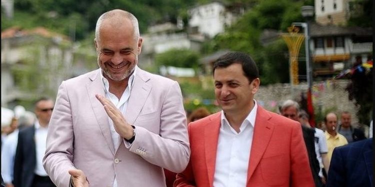 Vangjel Tavo drejt zyrtarizimit si kandidat për Himarën? Çfarë do të ndodhë nesër në mbledhjen e kryesisë së PS