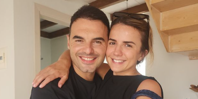 Rudina Hajdari rigjen dashurinë pas ndarjes nga burri, publikon foton me të dashurin