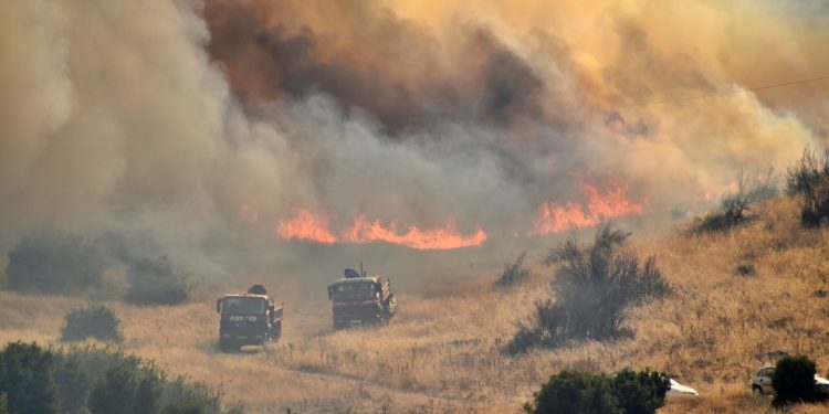36 orë “luftë” me flakët në Dropull, pamjet që s’keni parë (FOTO)