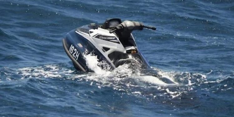 Policia konfirmon plagosjen e vajzës në Sarandë: Jet-ski drejtohej nga vëllai i saj