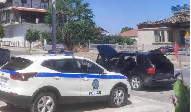 Ndjekje si nëpër filma në Greqi/ Makina me targa shqiptare dhe e mbushur me klandestinë shkakton aksident, 7 pasagjerët ia mbathin me vrap