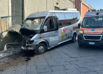 16 turistë shqiptarë të plagosur në Itali, reagon Ministria e Jashtme: Kanë marrë ndihmën mjekësore, janë jashtë rrezikut për jetën!