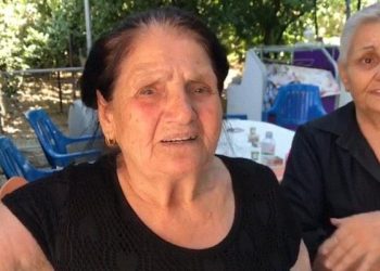 Flet gjyshja e kamerierit të vrarë në Memaliaj: Punonte për bukën e gojës! E kishte mbyll punën dhe po rrinte atje se ishte vapë