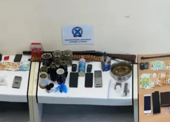 Shpërndanin drogë në Athinë, në pranga tre shqiptarë (Emrat)