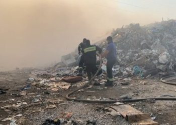 Vlorën e mbulon tymi i plehrave, banorët: Po sëmuremi!