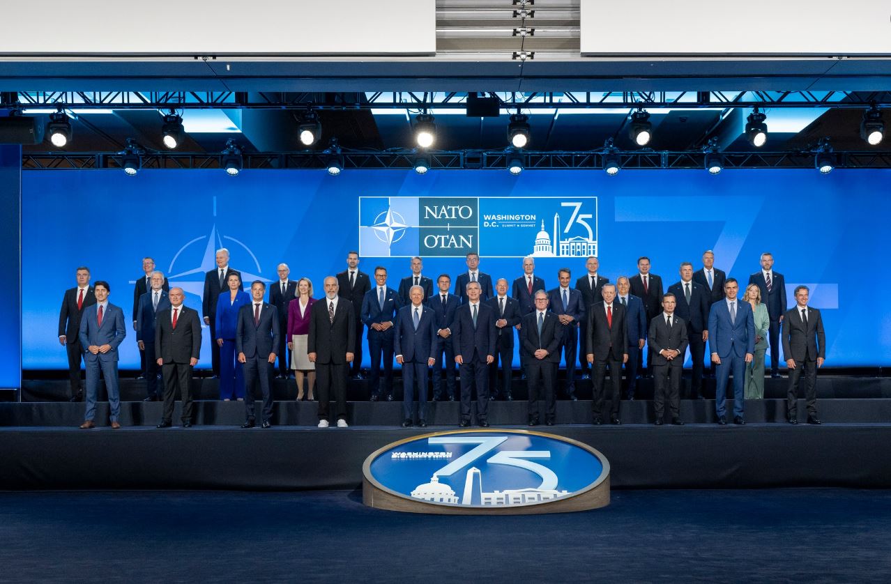Foto e plotë familjare e liderëve të NATO-s, Rama në të djathtë të Biden