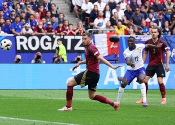 Një gol 5 minuta nga fundi, Franca kalon në çerekfinale (VIDEO)