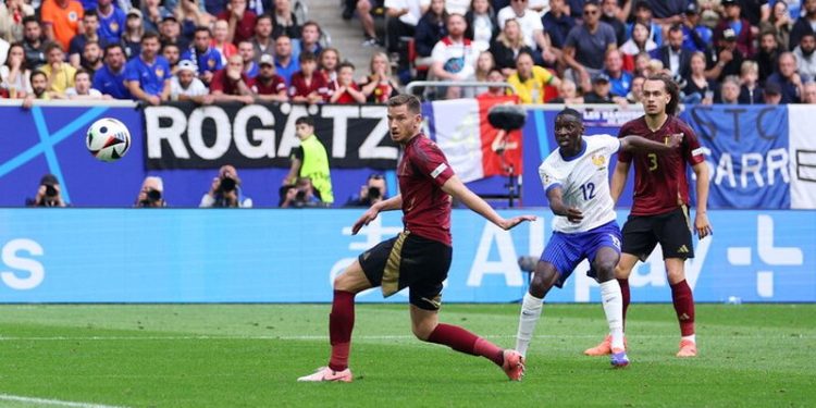 Një gol 5 minuta nga fundi, Franca kalon në çerekfinale (VIDEO)