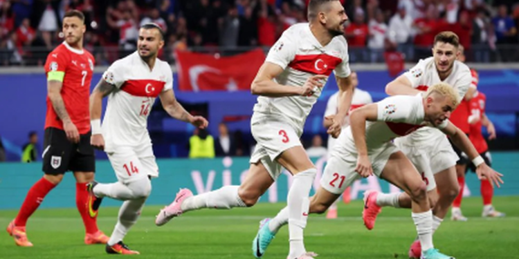 Turqia rikthehet në çerekfinale pas 16 vitesh