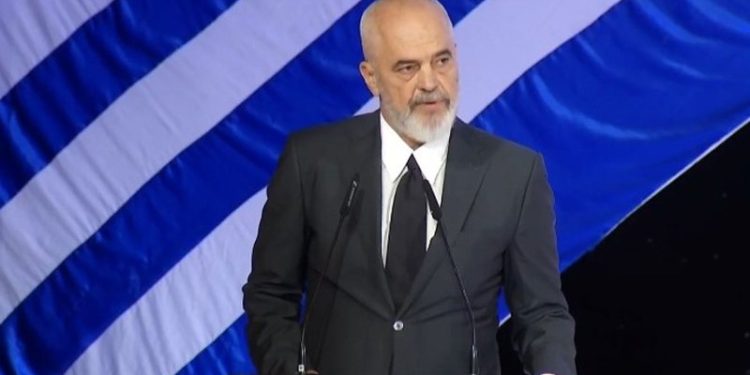 Rama: Nën hijen e shenjtores Nënë Tereza, Kadare do të ndihej i mbrojtur nga ata që s’e deshën