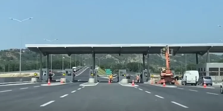 Trafiku i “çmendur”, pezullohet pagesa në rrugën e re Thumanë-Kashar