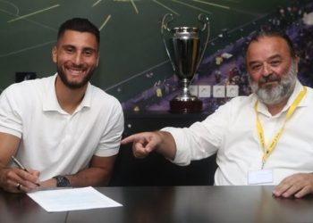 Strakosha firmos me AEK-un e Athinës