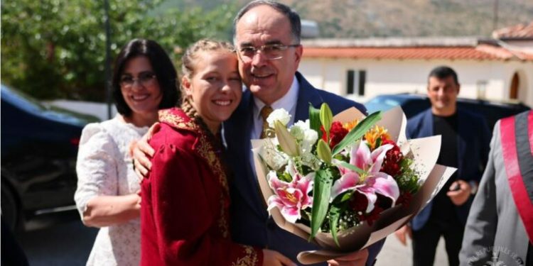 Presidenti në Konispol: Agroturizmi po merr zhvillim tepër të madh në zonë, do adresoj shqetësimet tuaja