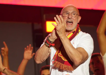 E papritur/ Trajneri i Spanjës drejt largimit pas fitores së Europianit