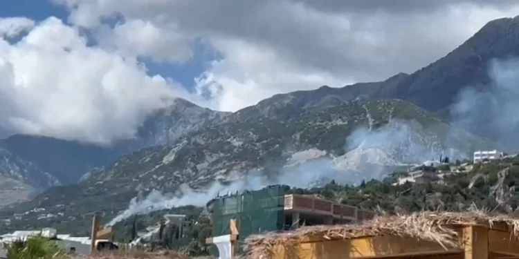 Zjarr i madh në Dhërmi, rrezikohen banesat