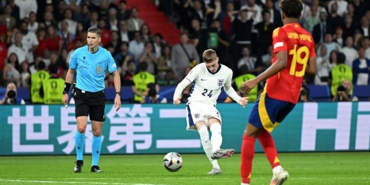 Spanja kampione e Europës për herë të katërt