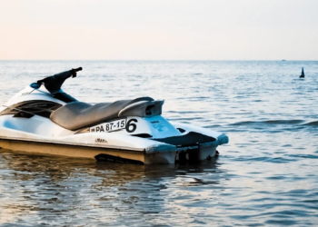 U rrëzua nga jet-ski, plagoset rëndë e mitura në Sarandë, transportohet me helikopter te Spitali i Traumës