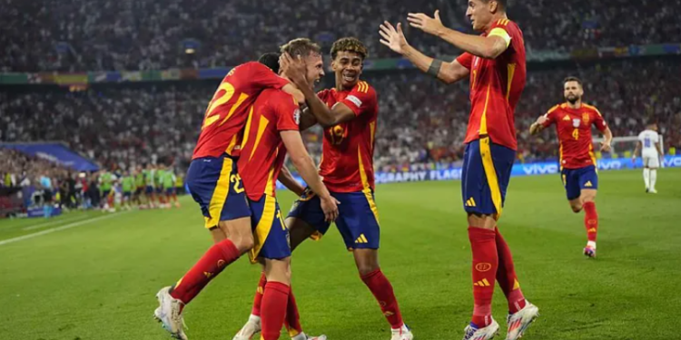 Spanja në finale të Europianit, Franca kthehet në shtëpi