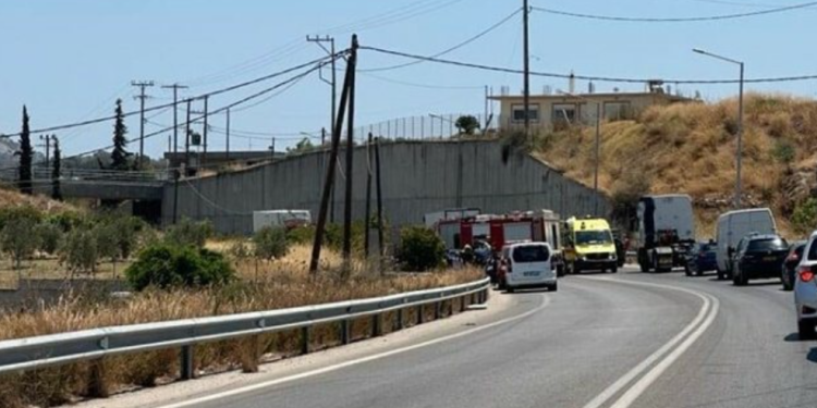 Aksident i rëndë në Greqi/ Furgoni i shqiptarit përplaset me veturën, dy të vdekur