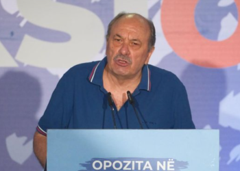 Budina nis protestën e opozitës: Protestojmë kundër SPAK, që mban të arrestuar Berishën. Të hyjmë në grevë urie e të mos shkulemi këtej pa ikur Rama