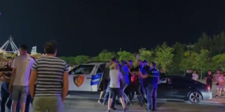 Sherri për një gjobë të monopatinës, çfarë thotë policia për rrahjen e dy punonjësve të saj në Vlorë