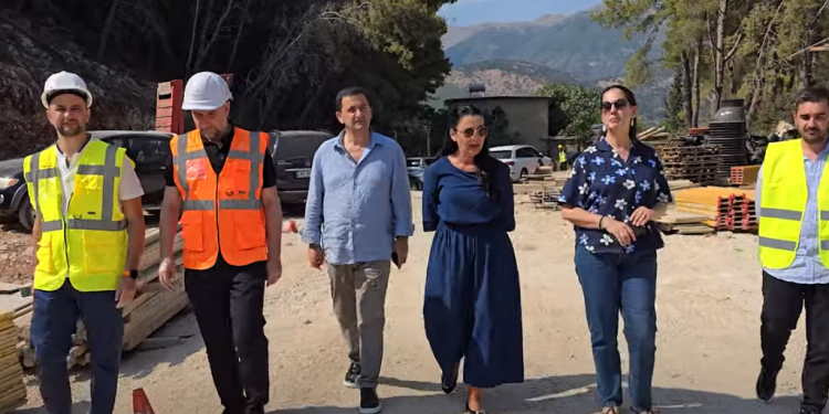 Balluku e Kumbaro fushatë për Vangjel Tavon në Himarë, inspektojnë punimet për impiantin e ujërave të ndotur