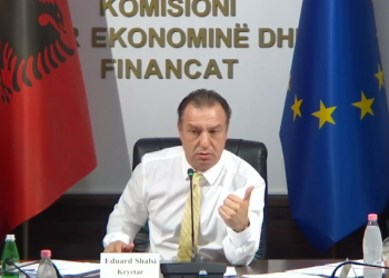 “Bombë e vërtetë apo shashkë populiste?”, Shalsi pyet kreun e KLSH për deklaratën mbi akulloret e kontaminuara: Çfarë ju shtyu në vitin 2024 të sillnit në komision një çështje 3 viteve më parë?