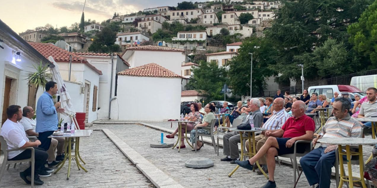 Tavo ka një premtim për banorët në Himarë: Zyrat e bashkisë do të jenë gjithmonë të hapura