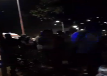 Aksident në Gjirokastër, makina del nga rruga në kthesën e lagjes “Punëtore” (VIDEO)