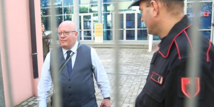 Avokati i Metës dhe Berishës: Dilni sot nga shtëpitë, rrihni policët dhe vrisni patronazhistët!