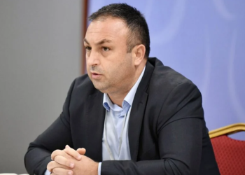 Me origjinë nga Gjirokastra, kush është Ervin Hoxha, ministri i ri i Brendshëm