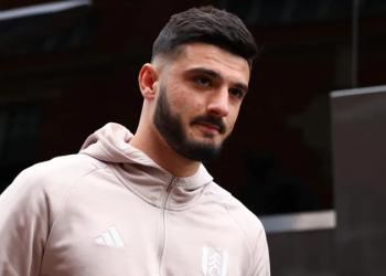 E ardhmja e Brojës në ngërç, klubi anglez do të bëjë “klering” me shqiptarin