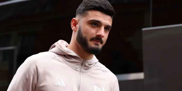 E ardhmja e Brojës në ngërç, klubi anglez do të bëjë “klering” me shqiptarin