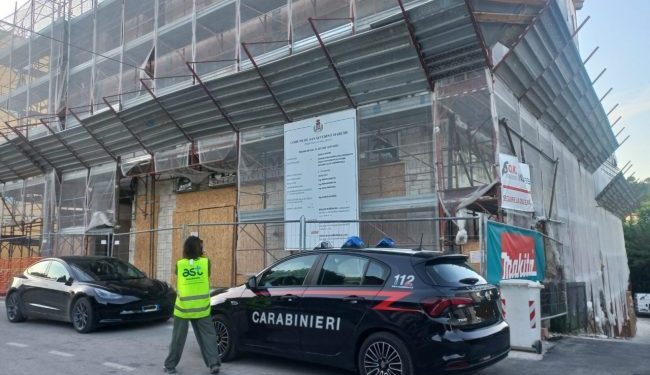 E rëndë në Itali, i riu shqiptar bie nga skela 10 metra e lartë dhe humb jetën