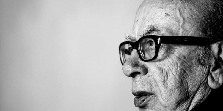 Profili i The Guardian: Kadare mes lavdisë dhe mbijetesës në diktaturë