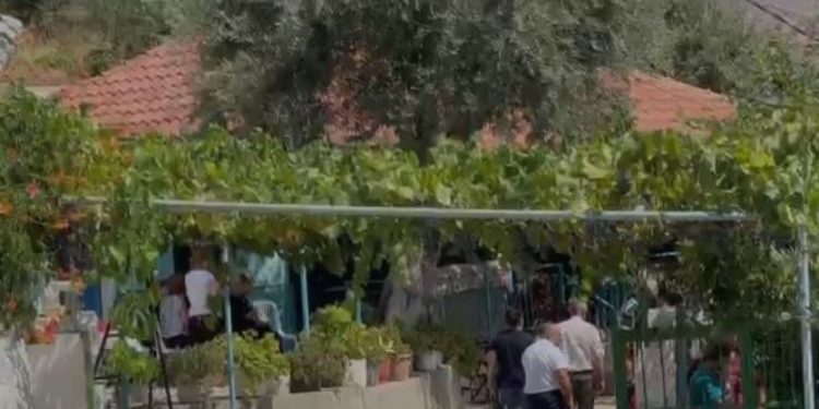 Saga e vrasjeve në familjen Islamaj në Konispol/ Para disa vitesh babai i 69- vjeçarit kishte vrarë tri bashkëshortet e tij, i hidhte në pus dhe gropë gelqereje