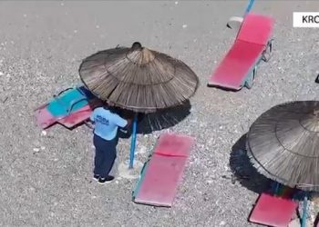 Kishin zaptuar një plazh në Krorëz, policia ndalon 12 persona