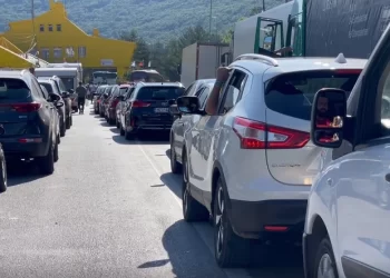 Po largohen emigrantët, fluks në pikat kufitare me Greqinë