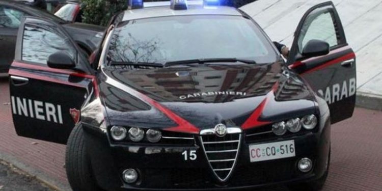Itali: Shqiptari rreh dhe bën për spital dy policë