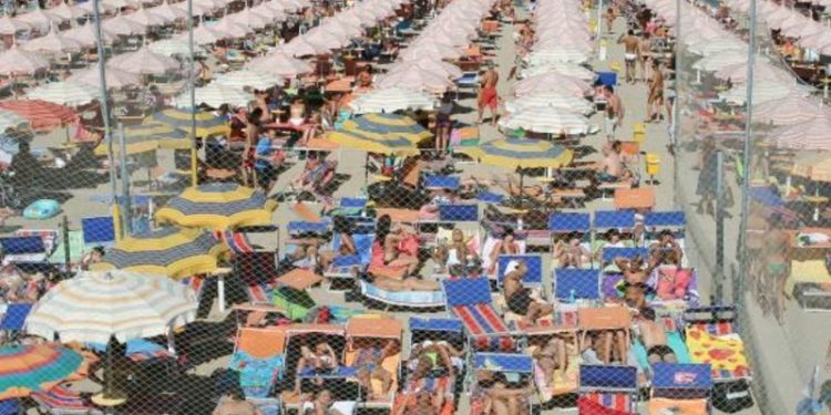 Shqipëria “merr në qafë” Italinë