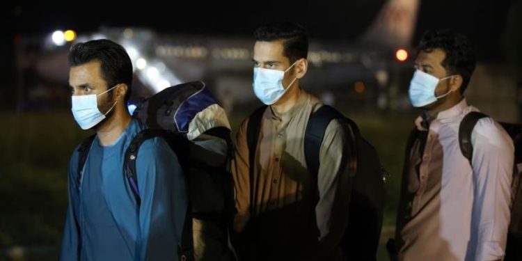 Afganët mbesin "të bllokuar" në Shqipëri tre vjet pas rikthimit të talibanëve