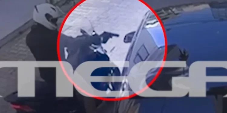 Pamje të rënda/ Shihni si ekzekutohet biznesmeni grek në Athinë (VIDEO)