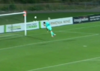 Ditë dramatike për Strakoshën, portieri kundërshtar i shënon gol nga porta në portë