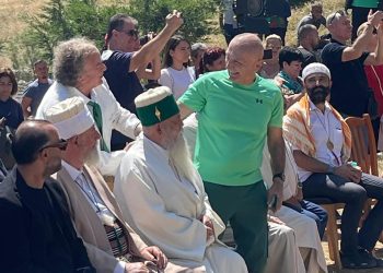 Ilir Meta në Malin e Tomorrit me Baba Mondin me uniformë jeshile: Abaz Aliu na ndihmoftë!