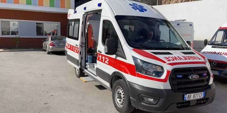 E rëndë në Sarandë/ Turisti i huaj ndërron jetë duke notuar, dyshimet e para