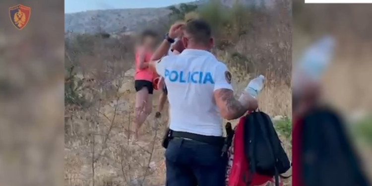 Humbën rrugën në mal, policia shpëton dy turistet çeke në Himarë